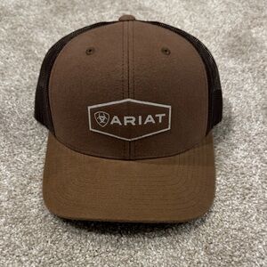 🆕 Ariat Brown Logo Cap